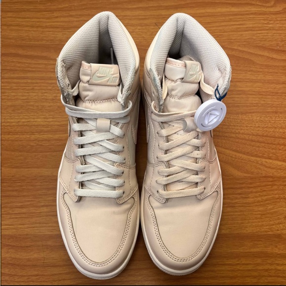 Jordan 1 High Guava Ice - Picture 4 of 10